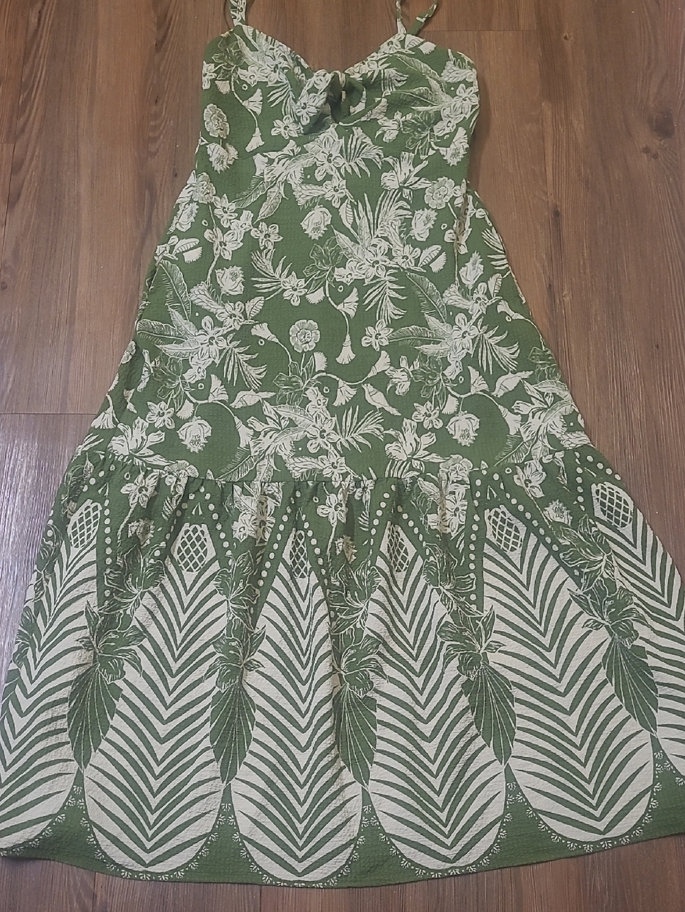 sofia by sofia vergara Green and White Floral Dress for women size m used good